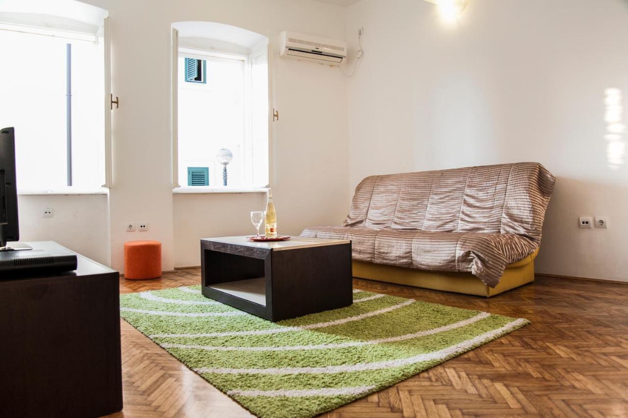 Apartment Old Town Херцег-Новий Екстер'єр фото